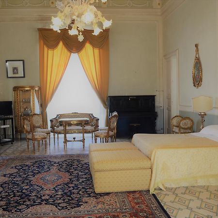 Palazzo Vecchio Acomodação com café da manhã Marittima Exterior foto