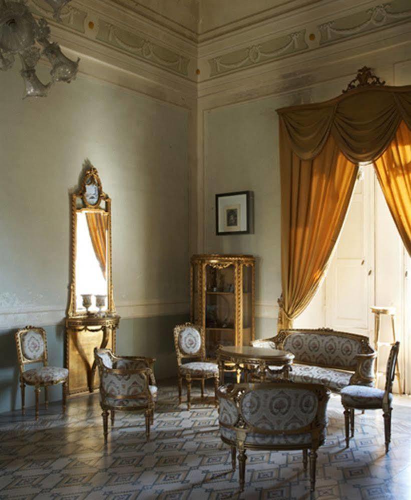Palazzo Vecchio Acomodação com café da manhã Marittima Exterior foto